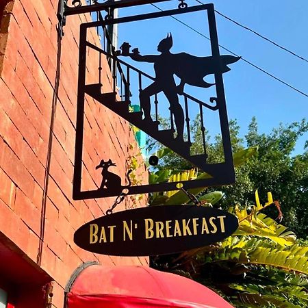Pousada Bat N Breakfast No Beco Do Batman São Paulo Exterior photo